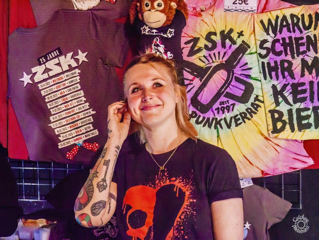 ZSK Merch Girl Anja